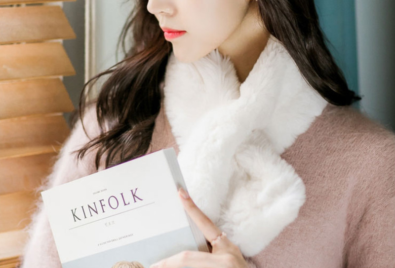 。 ファー マフラー レディース 冬 。 リバーシブル ティペット 秋冬防寒 柔らかい スリット 暖かい 6色展開 ソフト ふわふわ 防寒 差し込み 