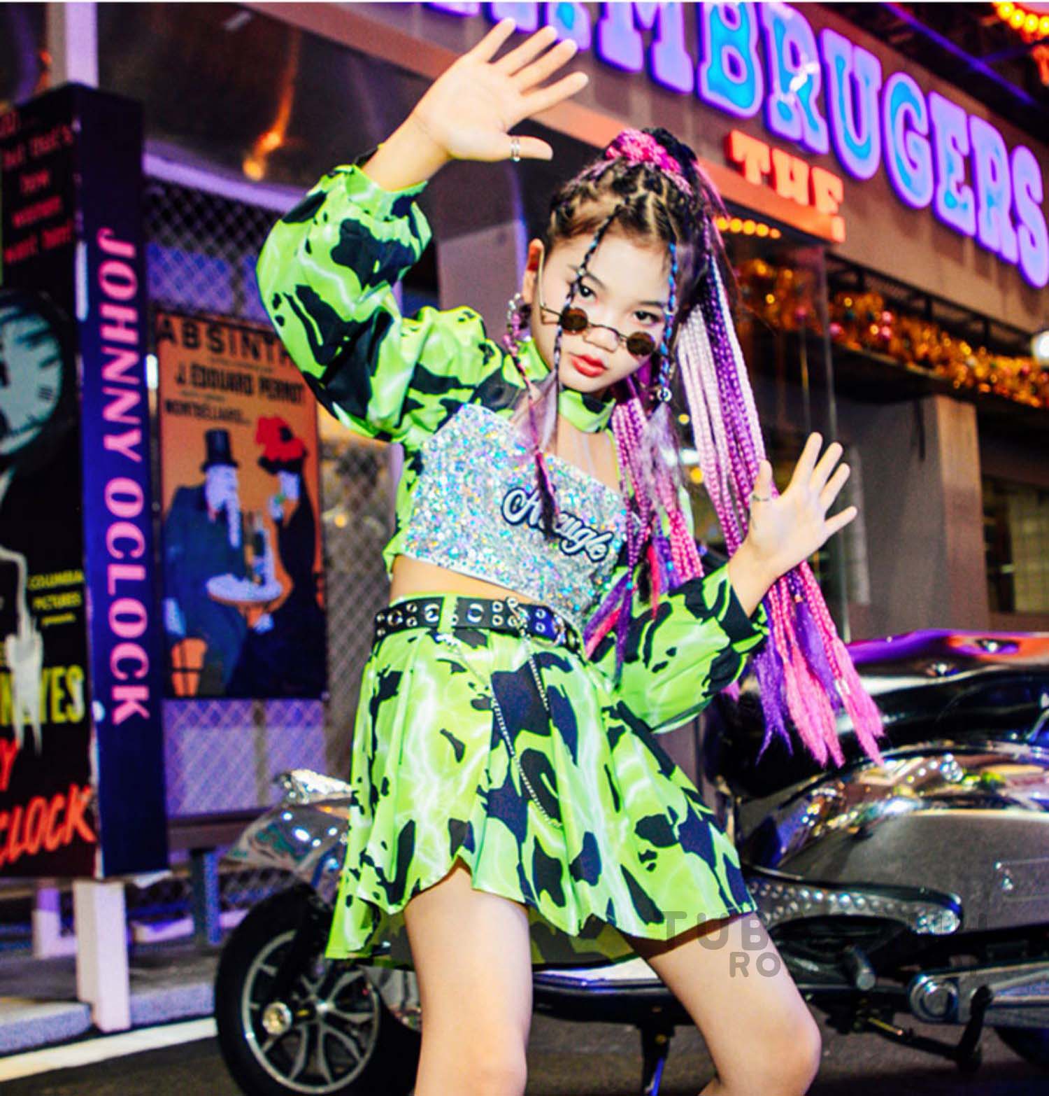 ダンス衣装 キッズ 女の子 迷彩柄 緑 スパンセット ステージ衣装 演奏会 練習着 応援団 ジャズダンス衣装 HIPHOP へそ出し 韓国 
