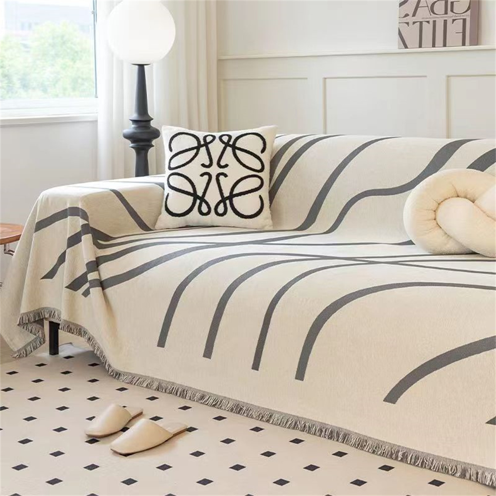 ソファカバー ソファー保護カバー 北欧風 2人掛け 3人掛け フルカバレッジ 四季通用 シンプル 長方形 防塵 汚れ防止 洗える 多機能 