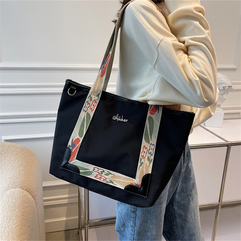 バッグ レディースかばん トートバッグ ショルダーバッグ ハンドバッグ カジュアル 布鞄 通勤オシャレ カバン 女子 ワーク 花柄 通学 お出掛け チャック 